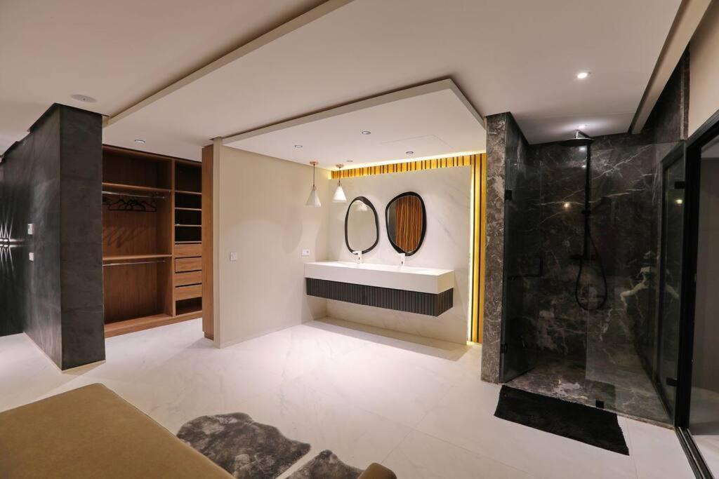 Duplex De Luxe, Piscine Sauna شقة مراكش